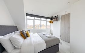 Double Ensuite Sleeps 2 Long Term Welcome With Garden View